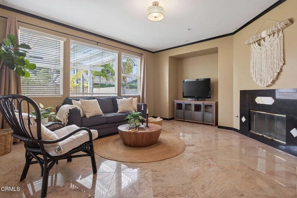 1979 Newcastle Drive, Oxnard, California 93036 home-pic-10