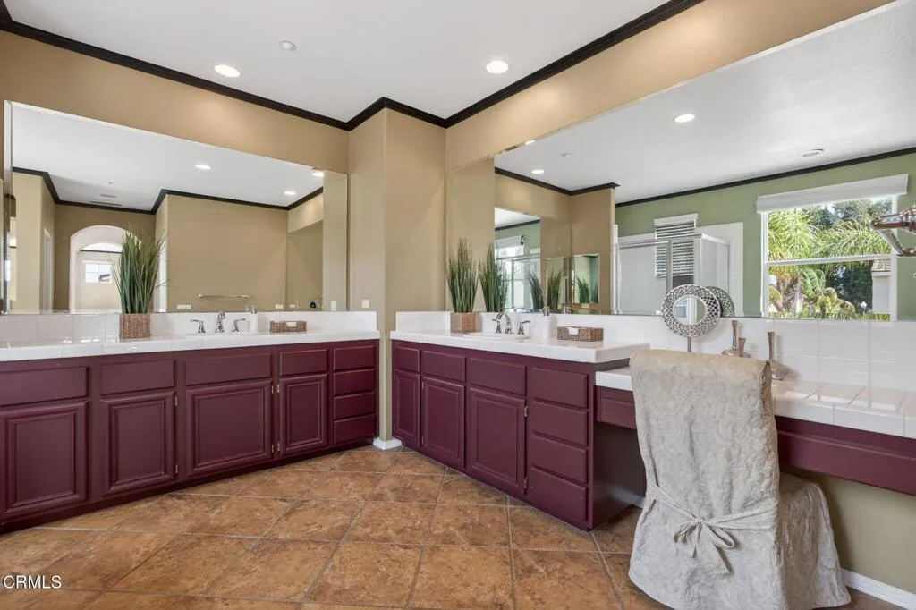 1979 Newcastle Drive, Oxnard, California 93036 home-pic-26