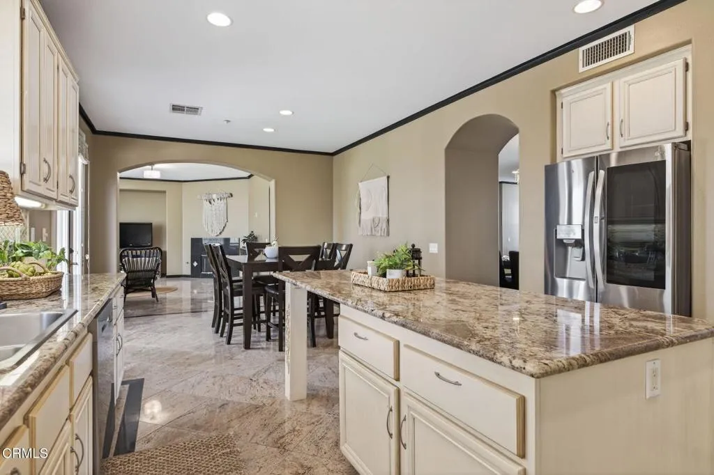 1979 Newcastle Drive, Oxnard, California 93036 home-pic-15