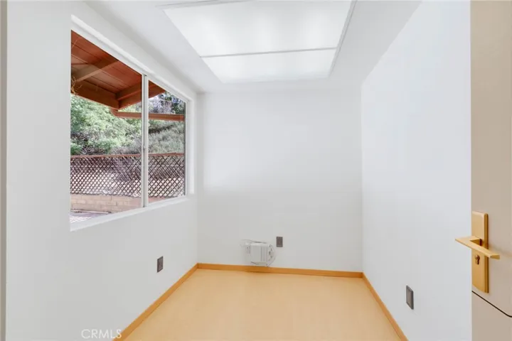 27411 Santa Fe, Hemet, California 92543