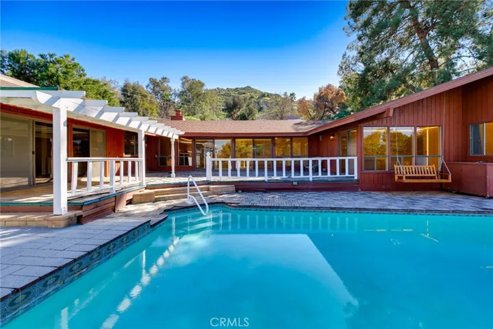 27411 Santa Fe, Hemet, California 92543