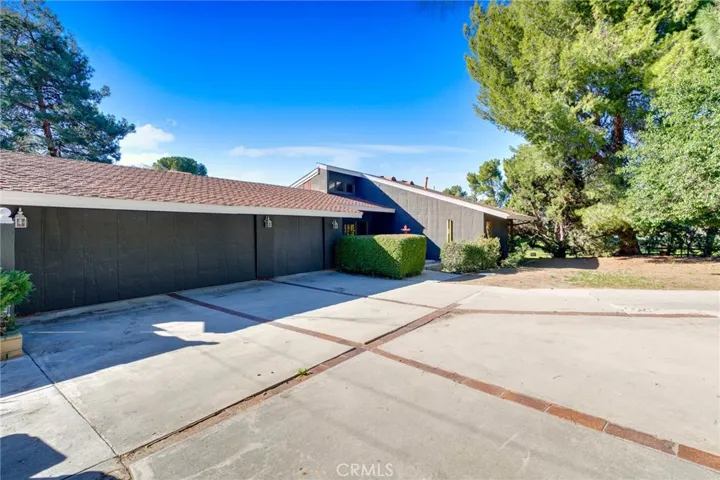 27411 Santa Fe, Hemet, California 92543