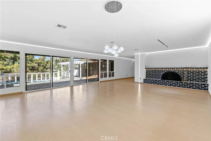 27411 Santa Fe, Hemet, California 92543