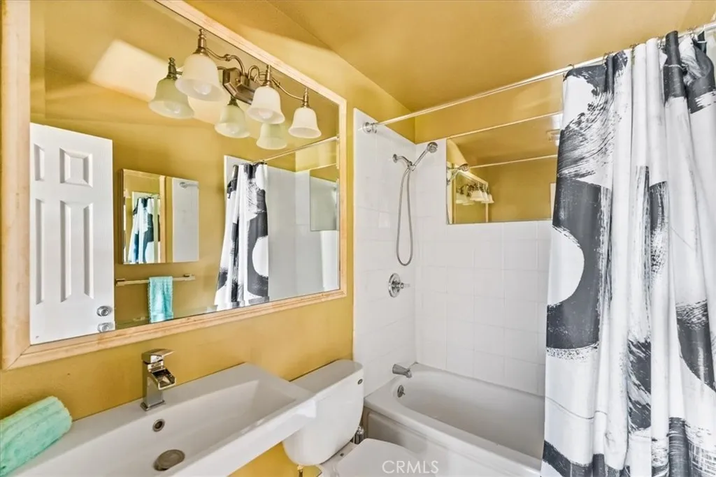 2009 W Oak, Fullerton, California 92833 home-pic-12