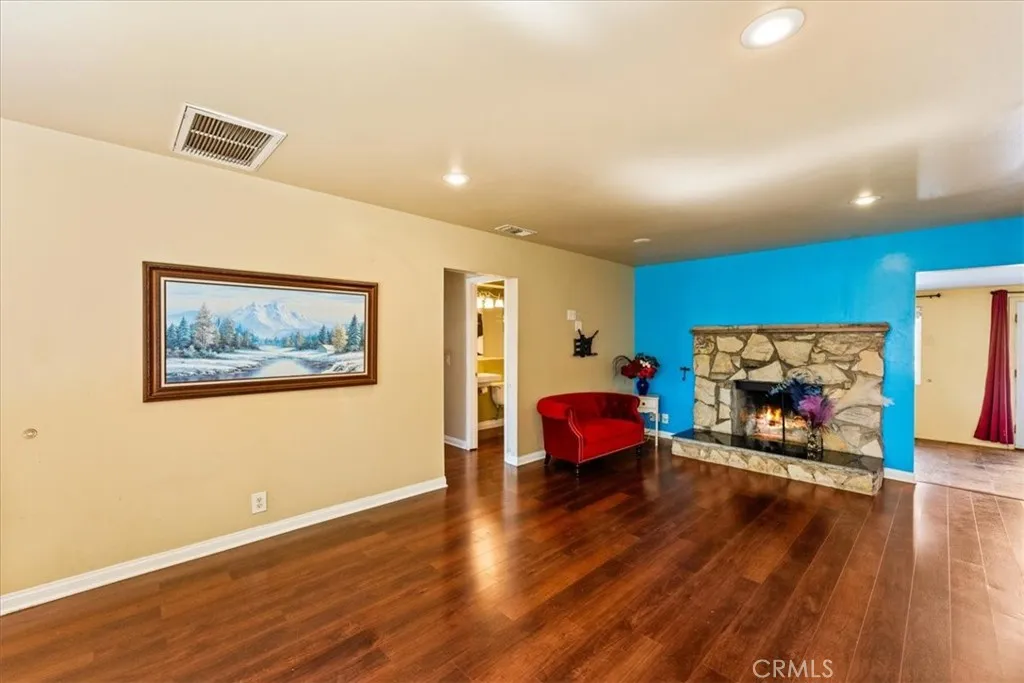 2009 W Oak, Fullerton, California 92833 home-pic-7