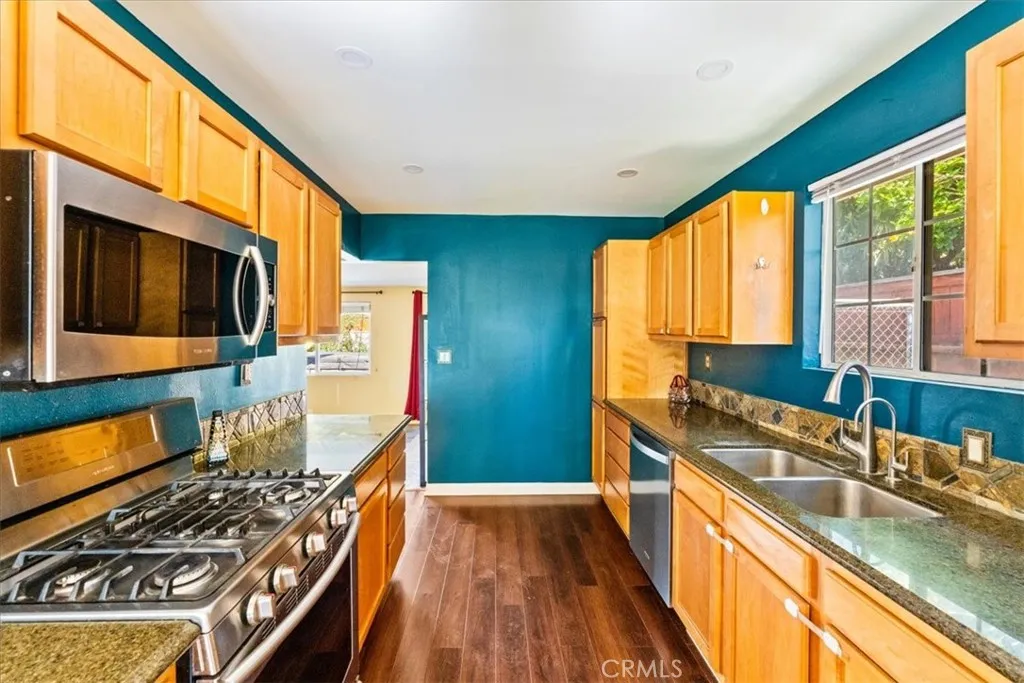 2009 W Oak, Fullerton, California 92833 home-pic-11