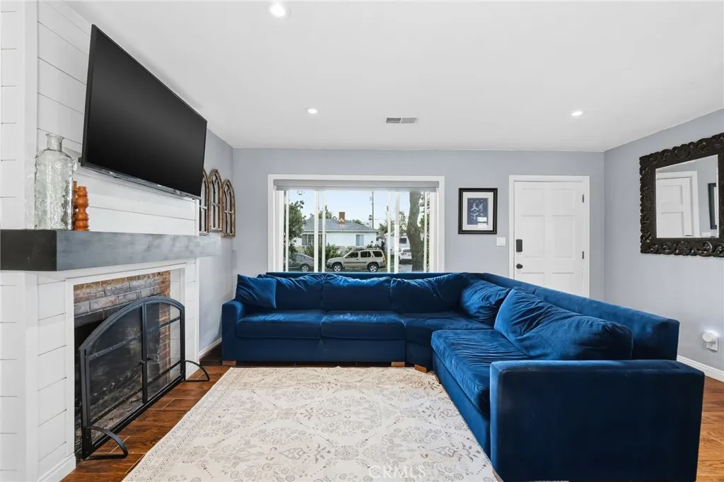 4508 Falcon Avenue, Long Beach, California 90807 home-pic-8