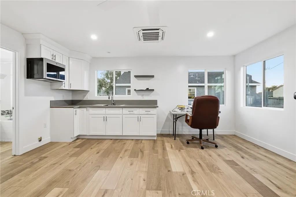 4508 Falcon Avenue, Long Beach, California 90807 home-pic-29