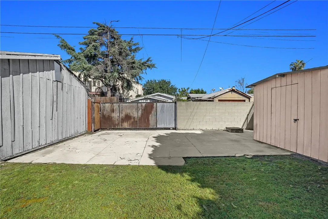 1497 W 47th Street, Los Angeles, California 90062 home-pic-16