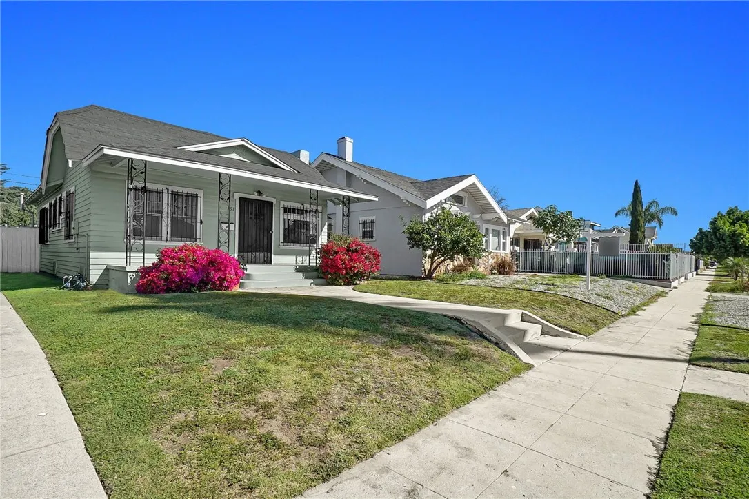 1497 W 47th Street, Los Angeles, California 90062 home-pic-1