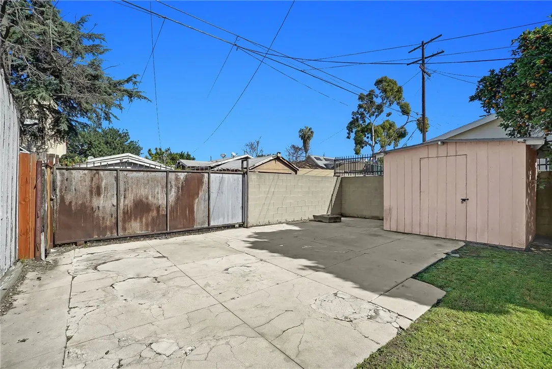 1497 W 47th Street, Los Angeles, California 90062 home-pic-17