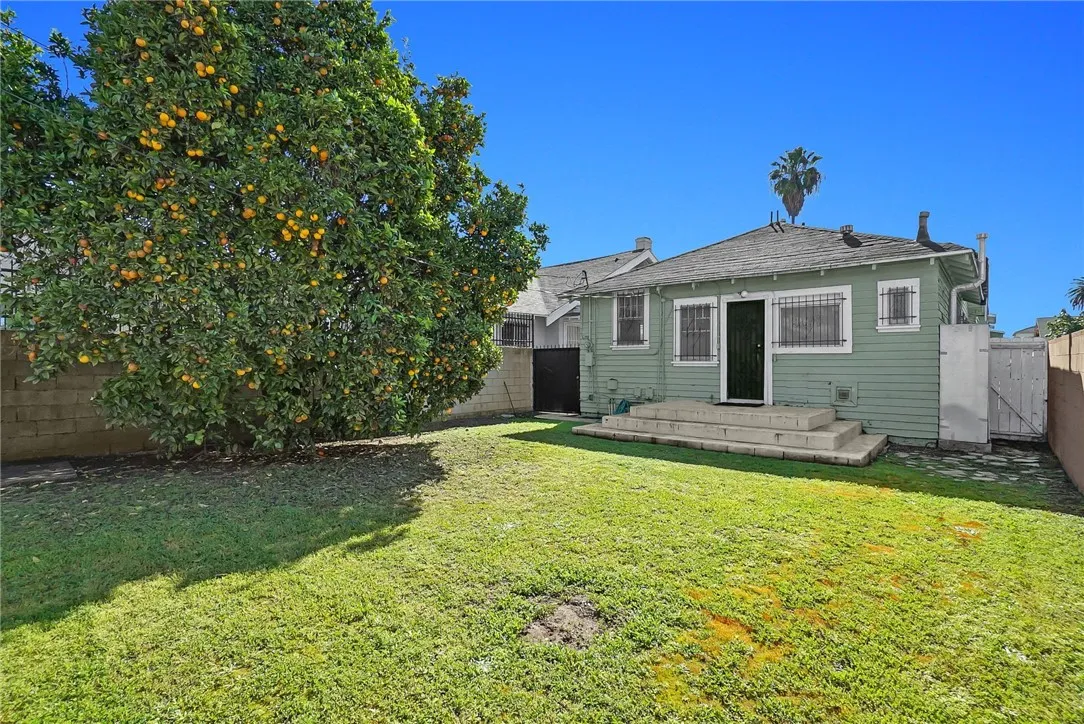 1497 W 47th Street, Los Angeles, California 90062 home-pic-15