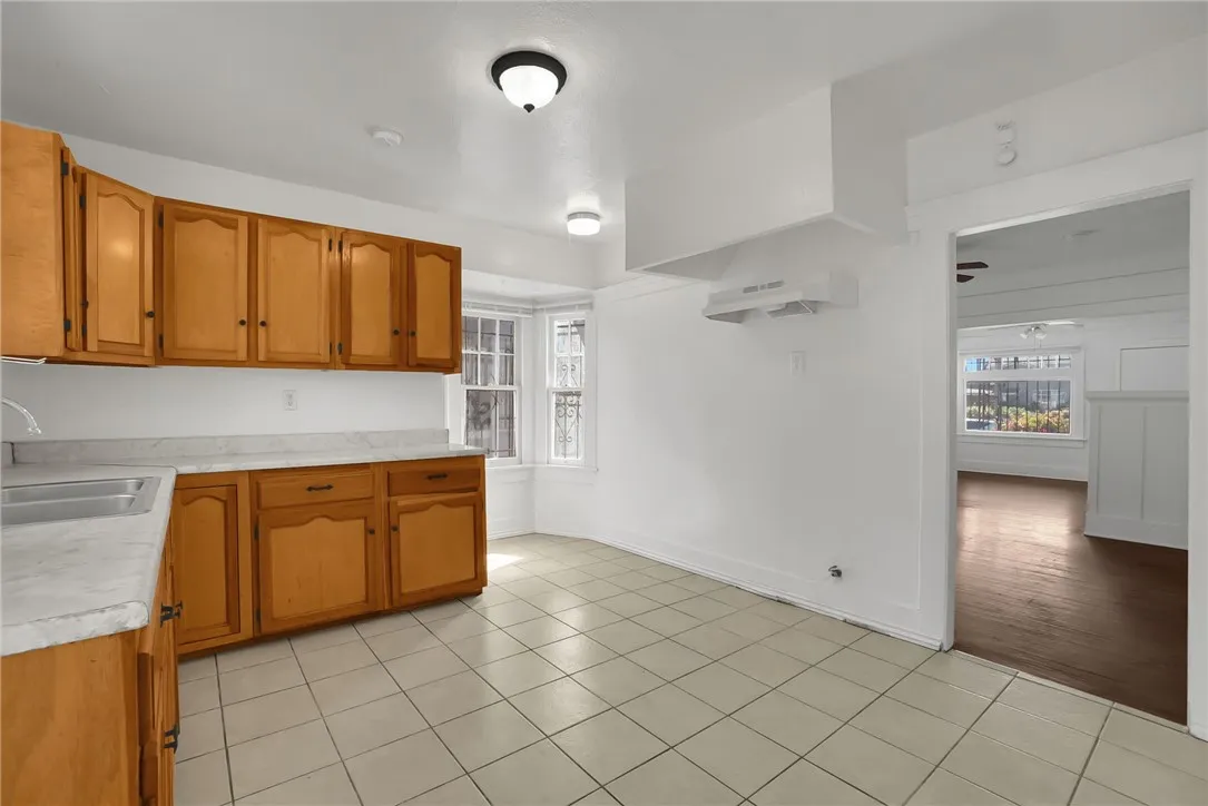 1497 W 47th Street, Los Angeles, California 90062 home-pic-11