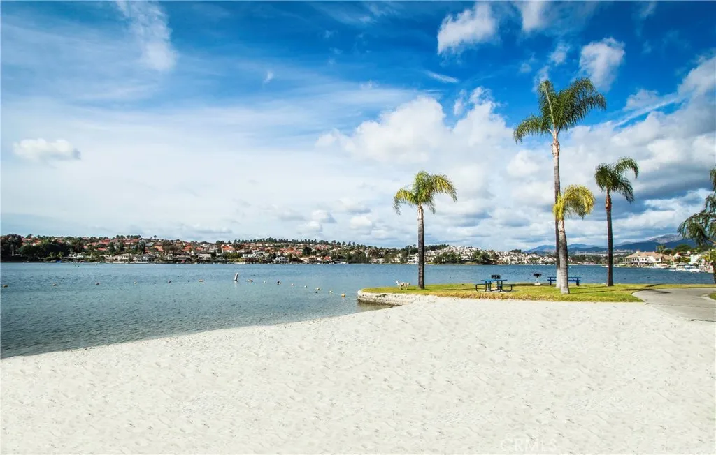21325 Mazatlan, Mission Viejo, California 92692 home-pic-23