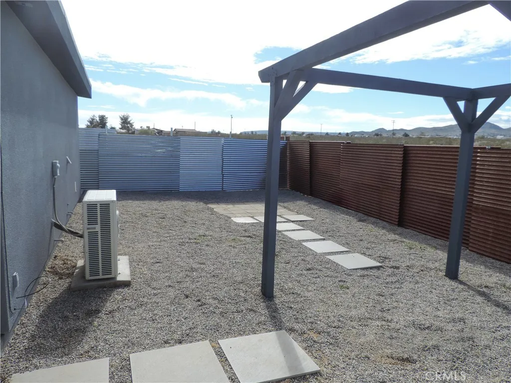 2470 Delgada, Landers, California 92285 home-pic-17