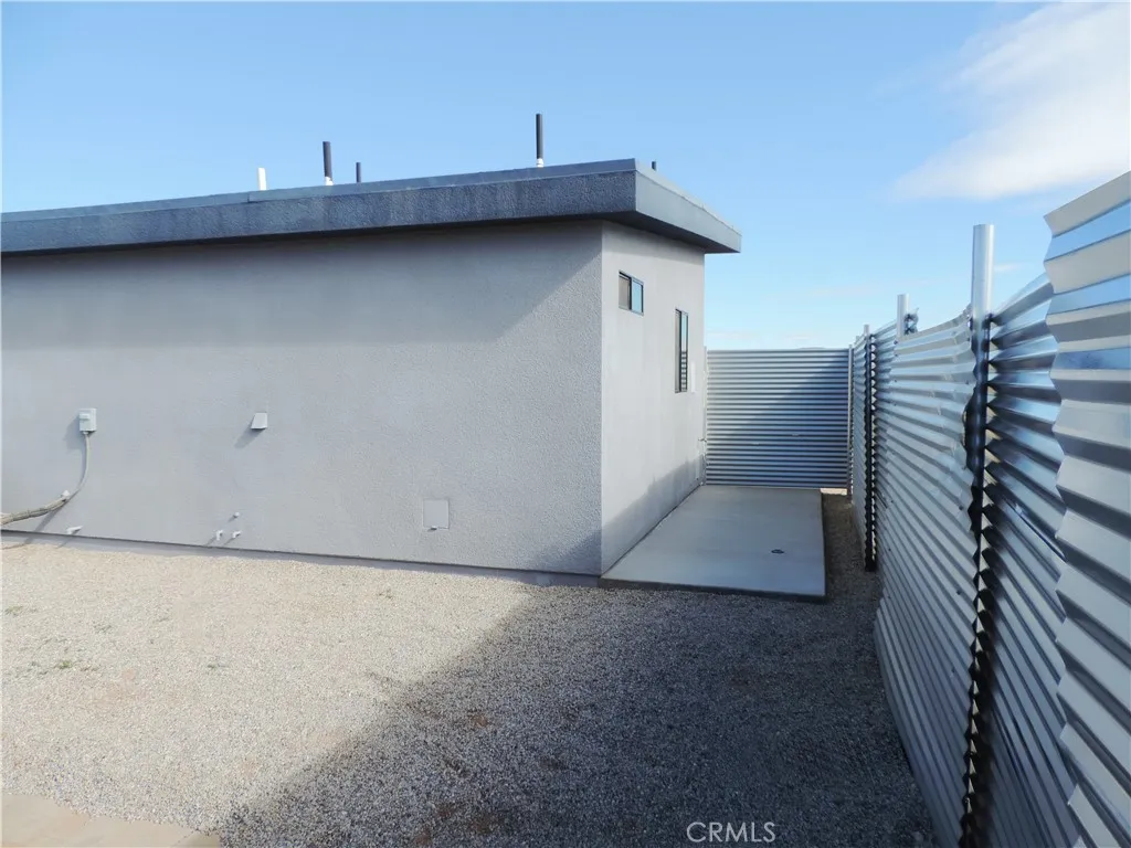 2470 Delgada, Landers, California 92285 home-pic-18