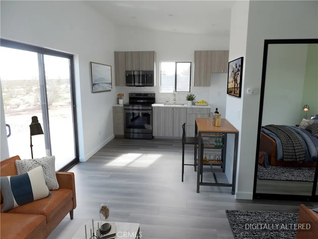 2470 Delgada, Landers, California 92285 home-pic-4