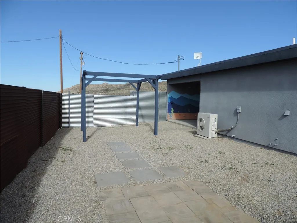 2470 Delgada, Landers, California 92285 home-pic-19