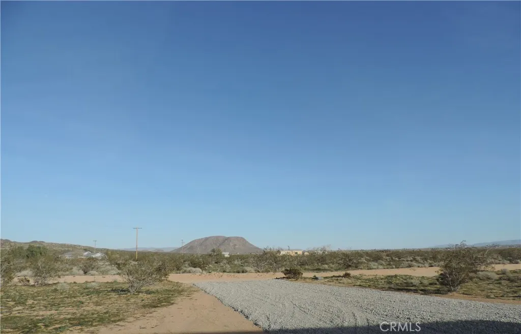 2470 Delgada, Landers, California 92285 home-pic-2