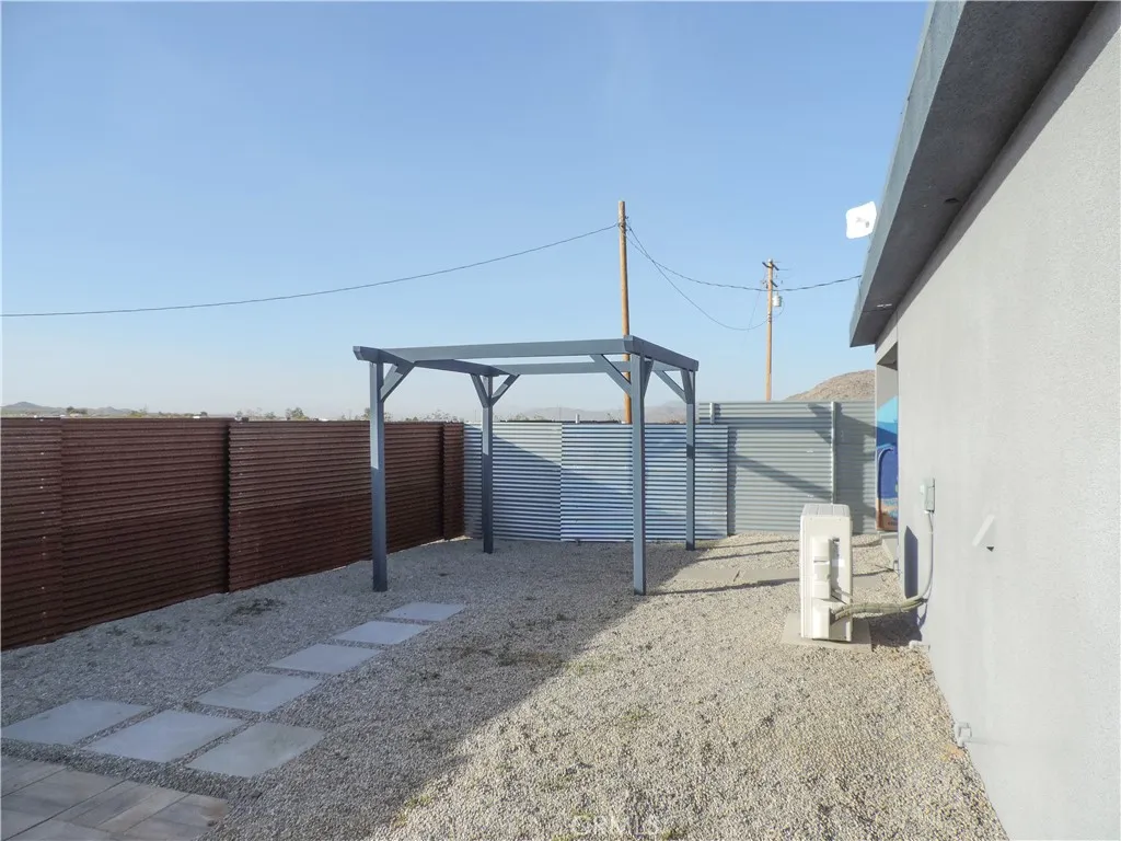 2470 Delgada, Landers, California 92285 home-pic-23