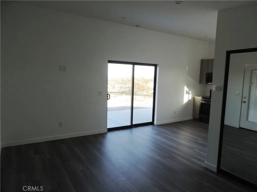 2470 Delgada, Landers, California 92285 home-pic-11