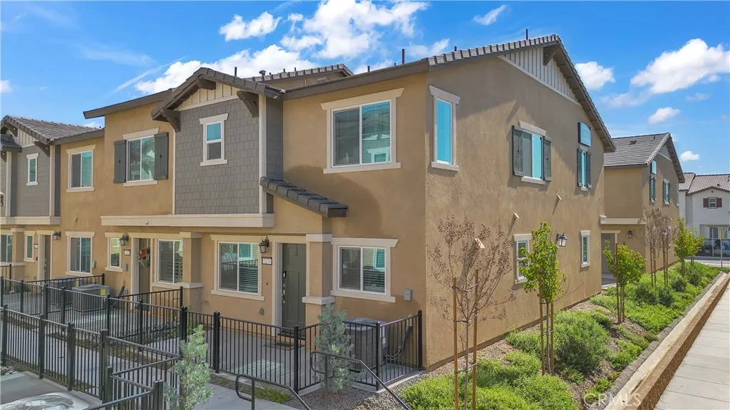 7179 Olive Grove Street, Riverside, California 92507 home-pic-1