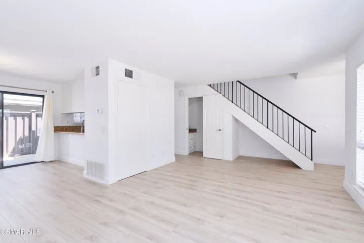 003_28955_oakpath_drive_003