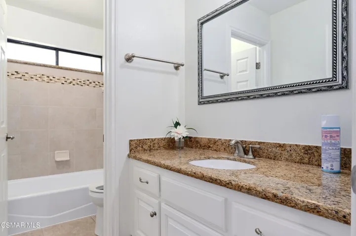 025_28955_oakpath_drive_023
