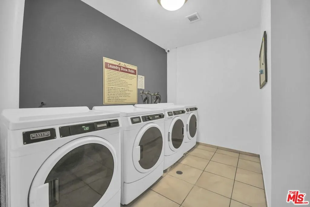 620 S Gramercy Place 135, Los Angeles, California 90005 home-pic-30