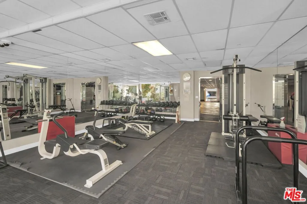 620 S Gramercy Place 135, Los Angeles, California 90005 home-pic-26