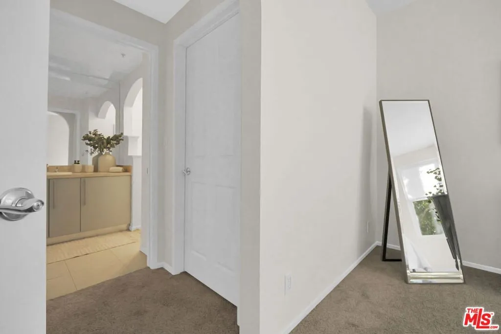 620 S Gramercy Place 135, Los Angeles, California 90005 home-pic-15