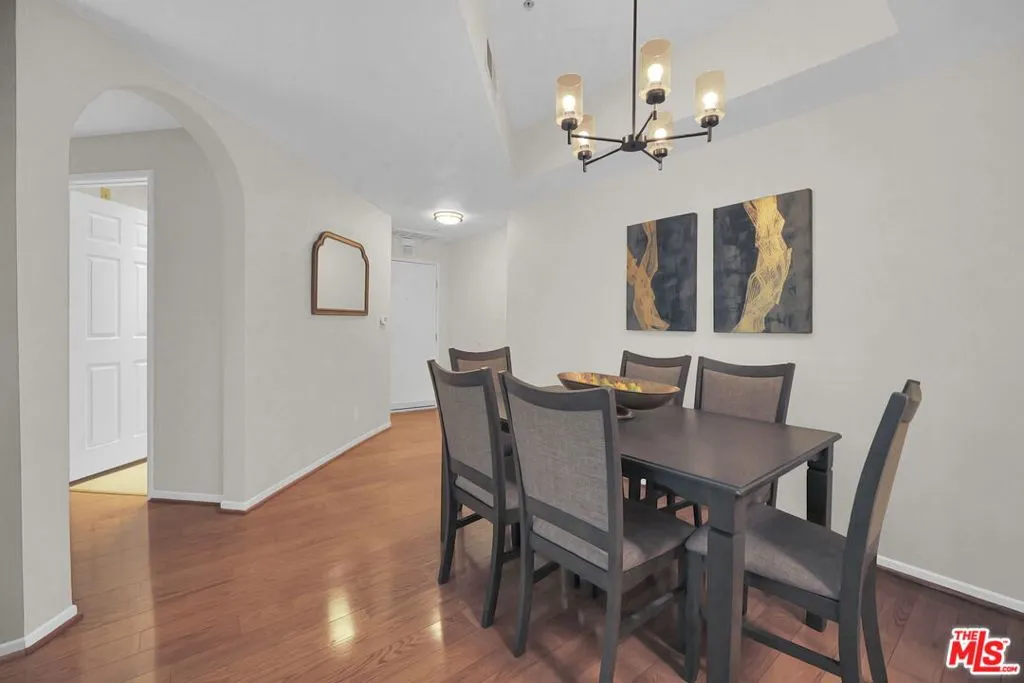 620 S Gramercy Place 135, Los Angeles, California 90005 home-pic-9