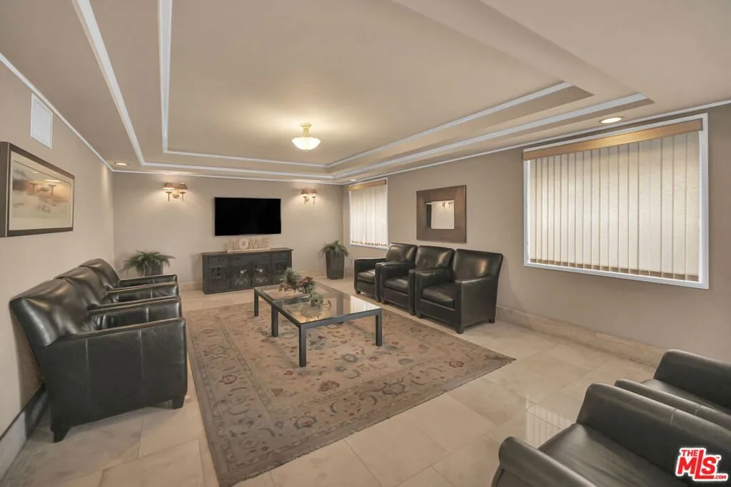 620 S Gramercy Place 135, Los Angeles, California 90005 home-pic-28