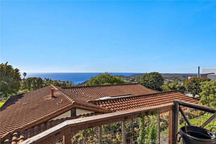 2555 Temple Hills Drive, Laguna Beach, California 92651