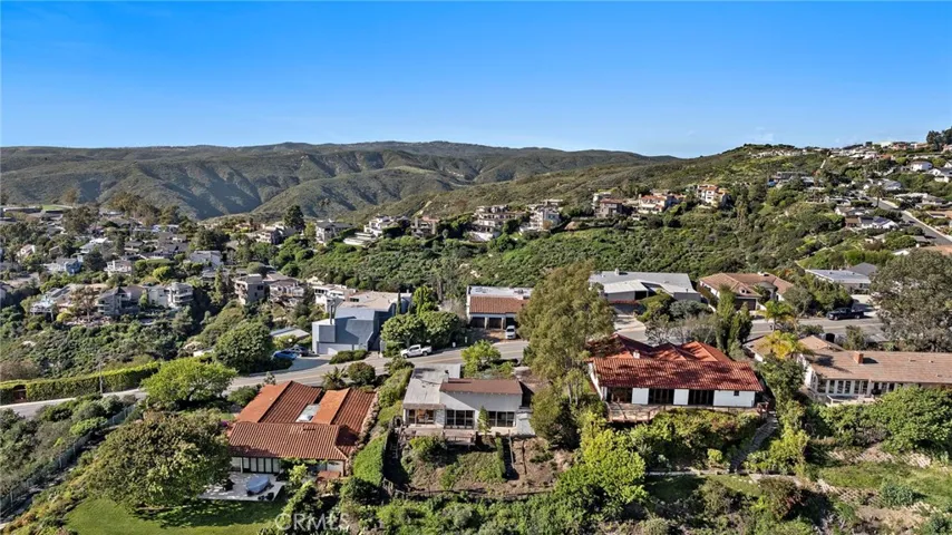 2555 Temple Hills Drive, Laguna Beach, California 92651