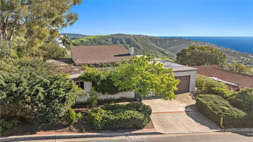 2555 Temple Hills Drive, Laguna Beach, California 92651