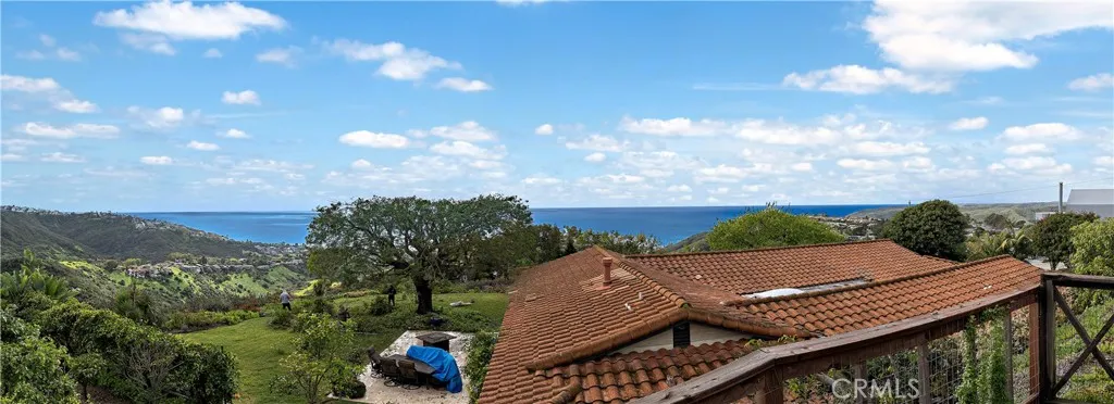 2555 Temple Hills Drive, Laguna Beach, California 92651
