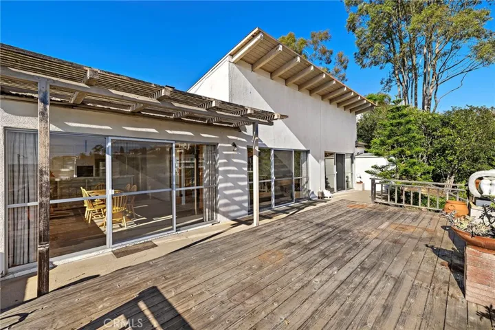 2555 Temple Hills Drive, Laguna Beach, California 92651