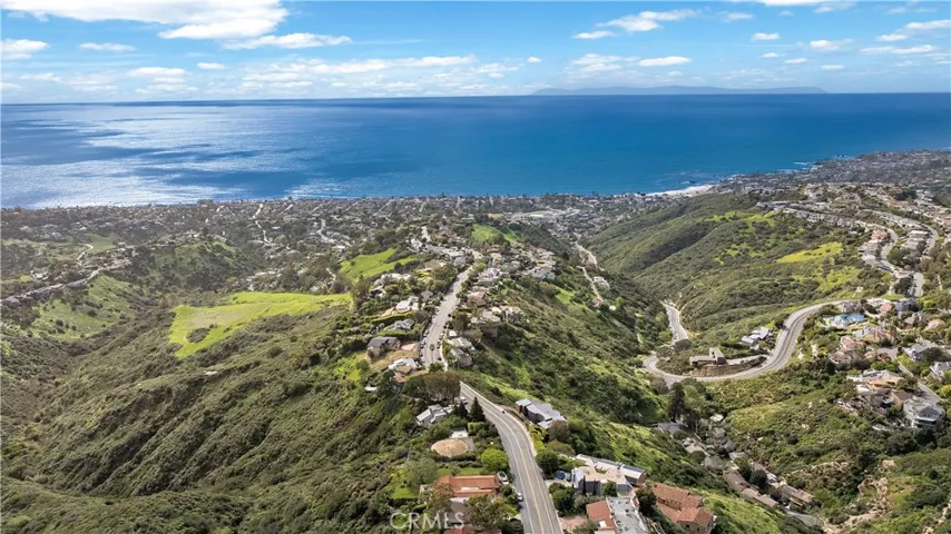 2555 Temple Hills Drive, Laguna Beach, California 92651