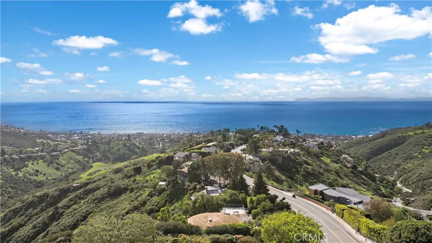 2555 Temple Hills Drive, Laguna Beach, California 92651