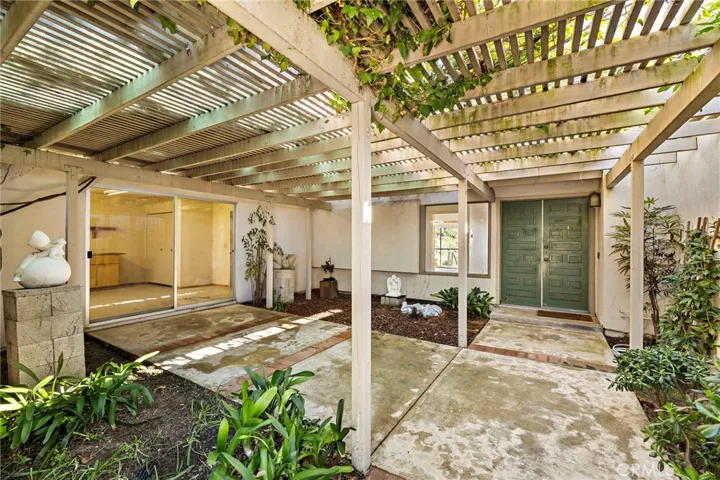 2555 Temple Hills Drive, Laguna Beach, California 92651