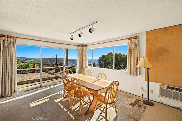 2555 Temple Hills Drive, Laguna Beach, California 92651