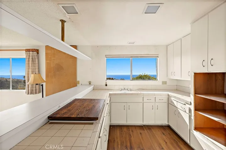 2555 Temple Hills Drive, Laguna Beach, California 92651