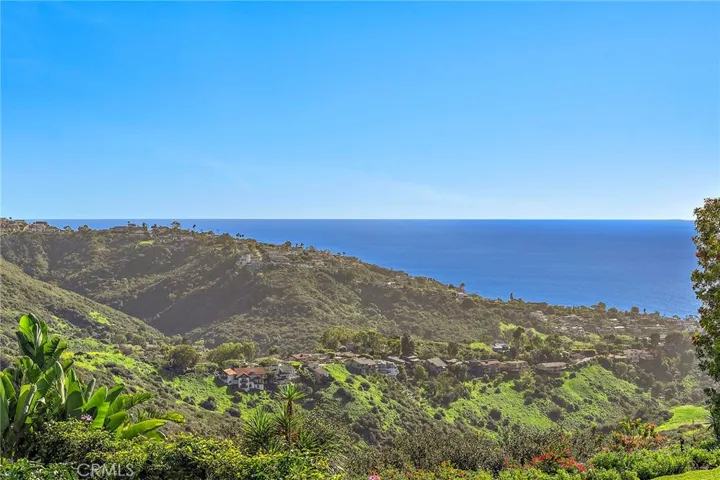 2555 Temple Hills Drive, Laguna Beach, California 92651