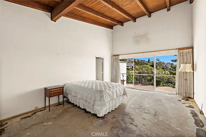 2555 Temple Hills Drive, Laguna Beach, California 92651