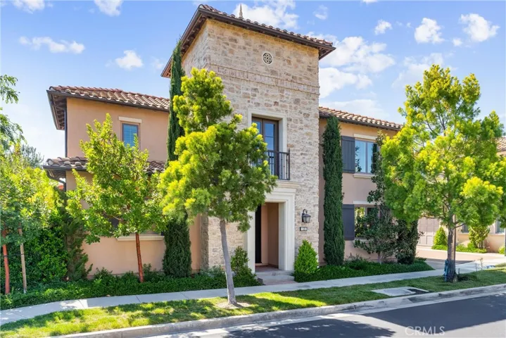 125 Toretta, Irvine, California 92602