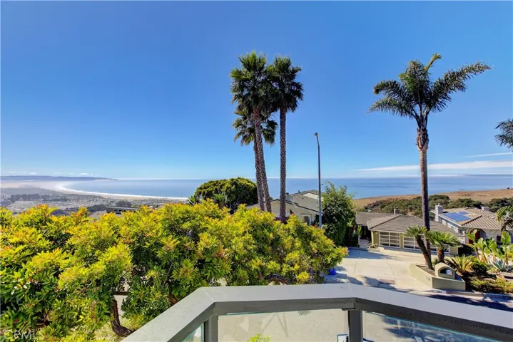 Ocean view from the front wrap around deck