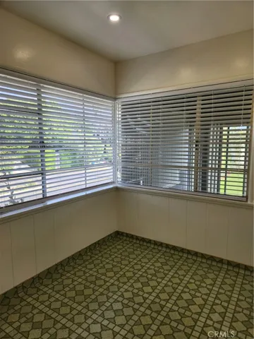 Kitchen eating area