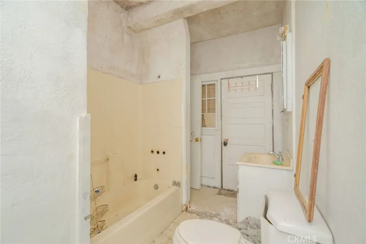 Bathroom - 1st Floor (Jack n Jill)