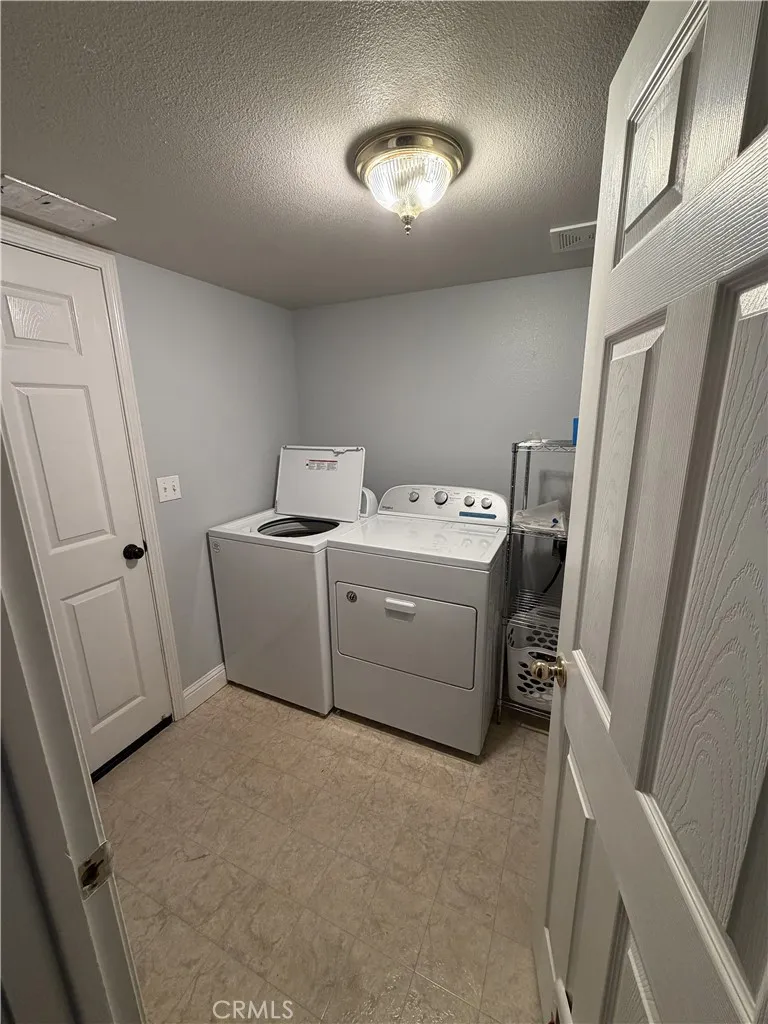 3758 Larkspur, Merced, California 95348 home-pic-16